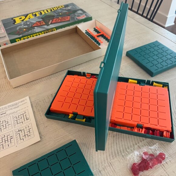 Vintage 1977 Milton Bradley Pathfinder Two Player Tracking Game #4714 - Picture 9 of 15